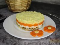 Фото к рецепту: Салат "Мимоза" с хеком и сыром