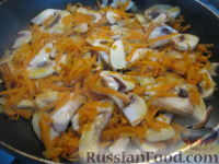 Фото приготовления рецепта: Суп грибной со свининой - шаг №9