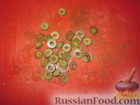 Фото приготовления рецепта: Салат из авокадо с креветками, крабовыми палочками и фенхелем - шаг №7
