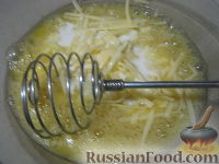 Фото приготовления рецепта: Омлет сырный - шаг №6