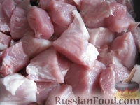Фото приготовления рецепта: Мясо тушеное с черносливом - шаг №2