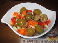 Фото к рецепту: Закуска-салат из оливок