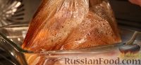 Фото приготовления рецепта: Пикантная свиная шейка на капусте с паприкой - шаг №6
