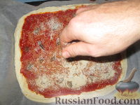 Фото приготовления рецепта: Палермитанская пицца "Сфинчене" - шаг №6