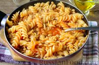 Фото приготовления рецепта: Макароны с фасолью в томатном соусе - шаг №9