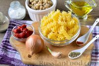 Фото приготовления рецепта: Макароны с фасолью в томатном соусе - шаг №1