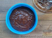 Фото приготовления рецепта: Шоколадный пирог без сахара и муки - шаг №6