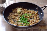 Фото приготовления рецепта: Рулетики из лаваша с картошкой и грибами - шаг №7