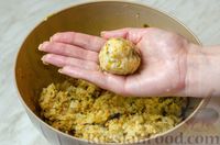 Фото приготовления рецепта: Постные рисовые котлеты с грибами - шаг №11