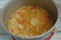Фото приготовления рецепта: Ячневая каша с мясом и овощами - шаг №9