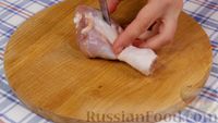 Фото приготовления рецепта: Хрустящие куриные ножки в панировочных сухарях (в духовке) - шаг №2