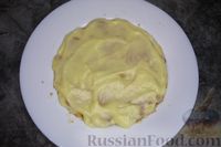 Фото приготовления рецепта: Торт "Наполеон" из слоёного печенья, с бананом и заварным кремом - шаг №8