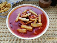 Фото приготовления рецепта: Суп с фасолью, копчёной грудинкой и томатным соком - шаг №10