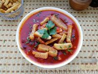 Фото приготовления рецепта: Суп с фасолью, копчёной грудинкой и томатным соком - шаг №11