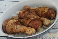 Фото приготовления рецепта: Курица, запечённая с картошкой, капустой и сладким перцем - шаг №12