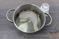 Фото приготовления рецепта: Зелёный борщ со щавелем и стручковой фасолью, на курином бульоне - шаг №2