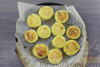 Фото приготовления рецепта: Картофельные котлеты с творогом (в духовке) - шаг №9