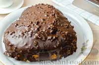 Фото приготовления рецепта: Пятнистый кекс из двух видов теста, с шоколадной глазурью и орехами - шаг №25