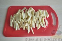 Фото приготовления рецепта: Салат из сельдерея с яблоками и луком - шаг №3