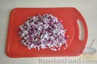 Фото приготовления рецепта: Салат из сельдерея с яблоками и луком - шаг №4