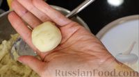 Фото приготовления рецепта: Картофельные шарики с сыром - шаг №2