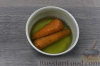 Фото приготовления рецепта: Яичный салат с морковью и луком - шаг №2