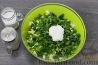 Фото приготовления рецепта: Яичный салат с морковью и луком - шаг №7
