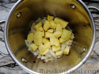 Фото приготовления рецепта: Суп-пюре из брокколи с плавленым сыром - шаг №3