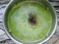 Фото приготовления рецепта: Суп-пюре из брокколи с плавленым сыром - шаг №9