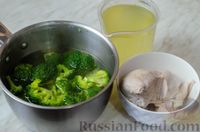 Фото приготовления рецепта: Суп-пюре из брокколи с курицей - шаг №9