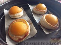 Фото приготовления рецепта: Волованы с марципаном и консервированными персиками, из слоёного теста "наоборот" - шаг №29