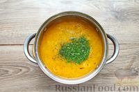 Фото приготовления рецепта: Постный морковный суп с вермишелью и кукурузой - шаг №9