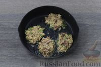 Фото приготовления рецепта: Печёночные оладьи с булгуром и зеленью - шаг №11