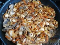 Фото приготовления рецепта: Капуста, тушенная с грибами и фасолью - шаг №11