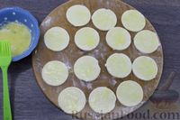Фото приготовления рецепта: Мини-пирожки из творожного теста с яблоками - шаг №11
