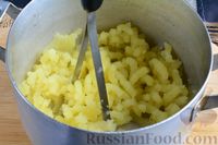 Фото приготовления рецепта: Картофельные зразы с яйцом и зелёным луком - шаг №3