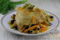 Фото к рецепту: Куриные бёдрышки, тушенные с грибами, овощами и соевым соусом