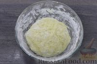Фото приготовления рецепта: Песочное печенье "Подковки" на сметане и сливочном масле - шаг №9