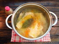 Фото приготовления рецепта: Суп из хребтов красной рыбы - шаг №8