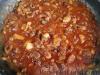 Фото приготовления рецепта: Морепродукты, тушенные в томатном соусе - шаг №5