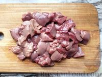 Фото приготовления рецепта: Чечевица с куриной печенью и овощами (на сковороде) - шаг №4