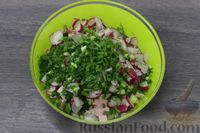 Фото приготовления рецепта: Овощной салат с колбасой и яйцами - шаг №7