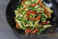 Фото к рецепту: Салат с курицей, помидорами и щавелем