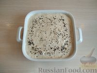 Фото приготовления рецепта: Заливной пирог со шпинатом и яйцами - шаг №17