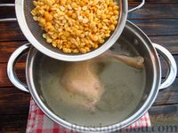 Фото приготовления рецепта: Горохово-грибной суп с горчицей - шаг №6