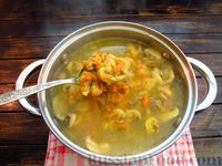 Фото приготовления рецепта: Горохово-грибной суп с горчицей - шаг №17