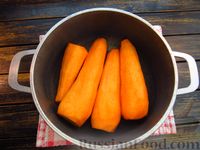 Фото приготовления рецепта: Постные морковные котлеты с орехами, в панировочных сухарях - шаг №2