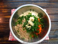 Фото приготовления рецепта: Постные морковные котлеты с орехами, в панировочных сухарях - шаг №9
