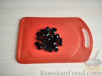 Фото приготовления рецепта: Макароны с тунцом, помидорами и маслинами - шаг №8
