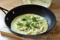 Фото приготовления рецепта: Блинчики с плавленым сыром и зеленью - шаг №7